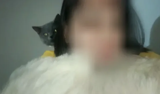 Amina, 35