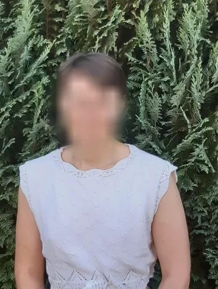 Anneke, 27