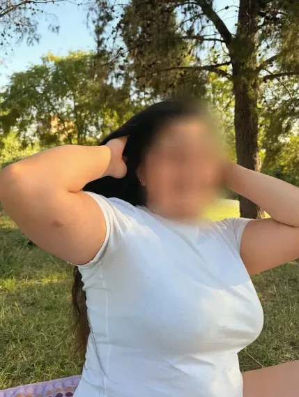 Esmee, 23