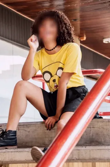 Fleur, 28