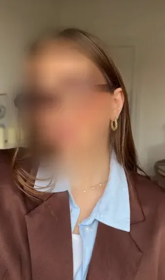 Julie, 32