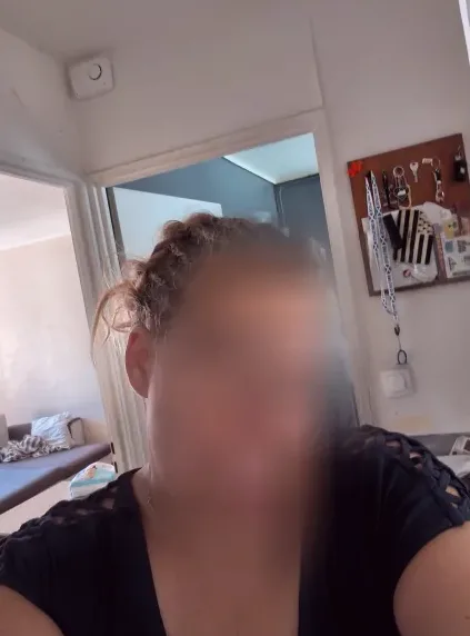 Lois, 40