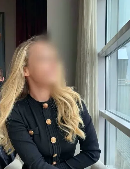 Manon, 34