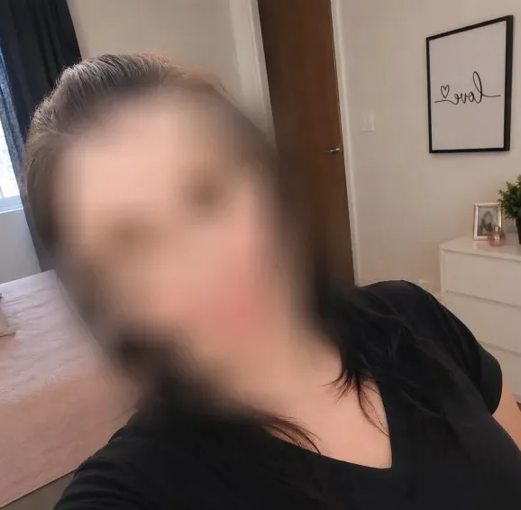 Mila, 37