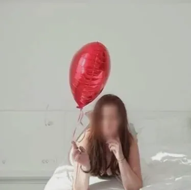 Naima, 27